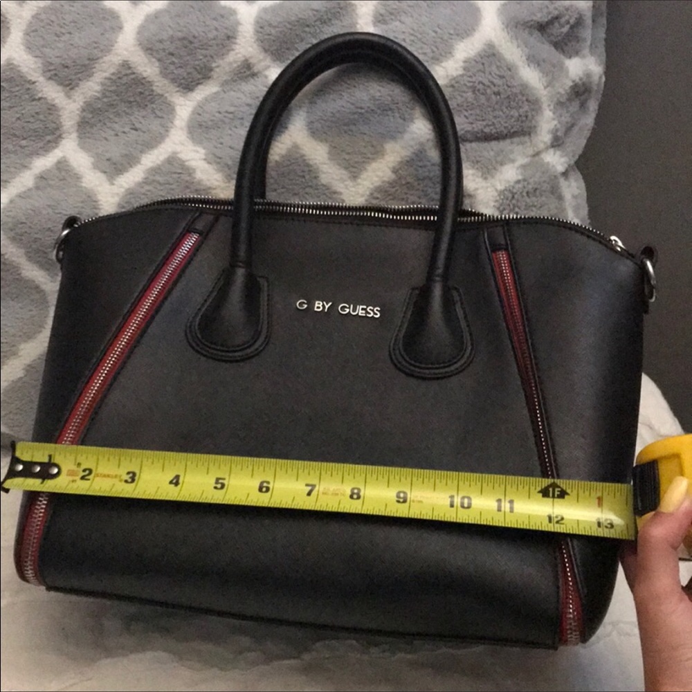 Guess Handbag - Picture 5 of 6
